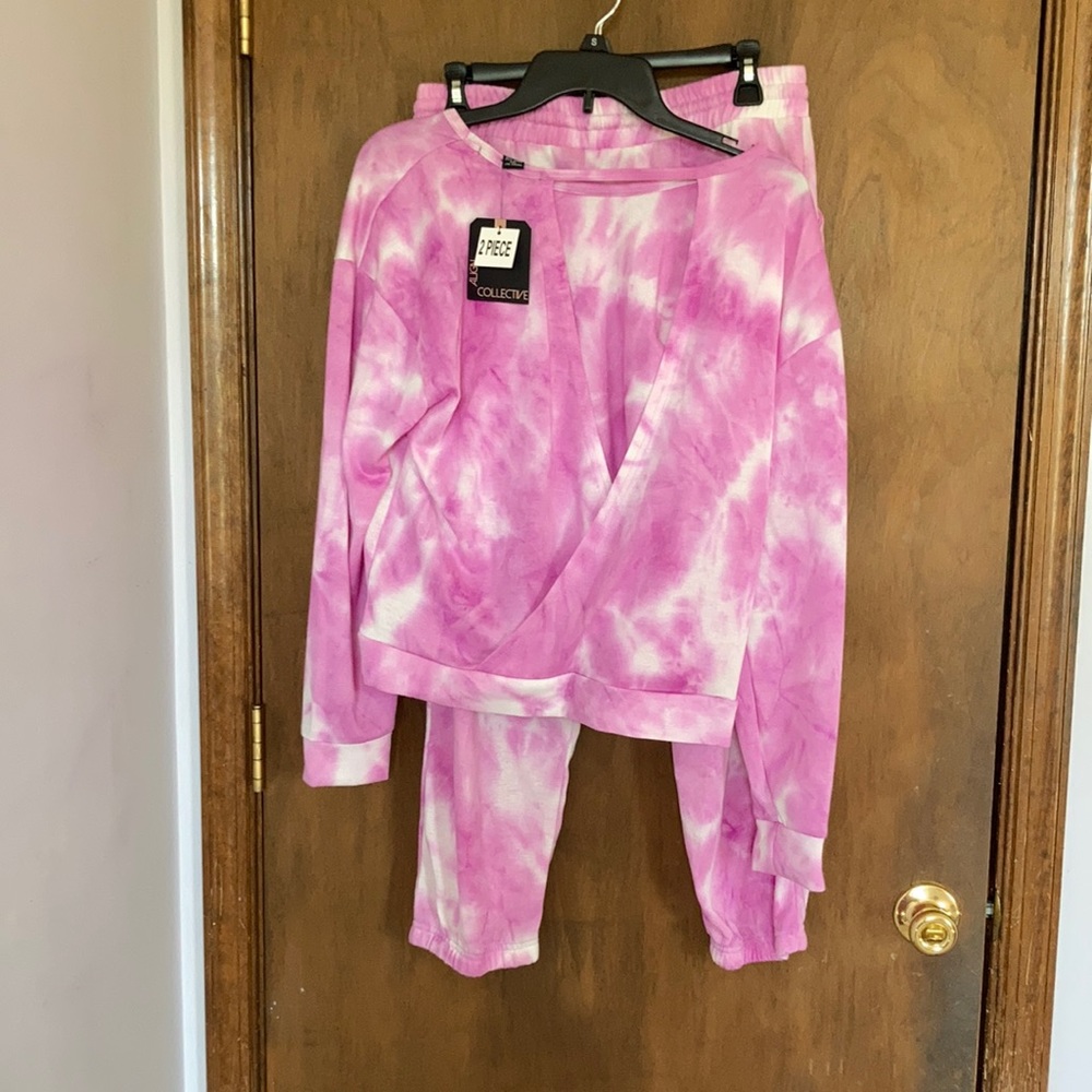 Top with cut out in back & jogger pant tie dye set pink M Juniors - Picture 12 of 17